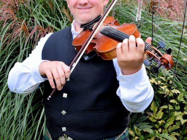 https://penobscotbaymaine.com/wp-content/uploads/2021/10/Down_East_Singers_Owen_Kennedy_10-17-21-640x480.jpg